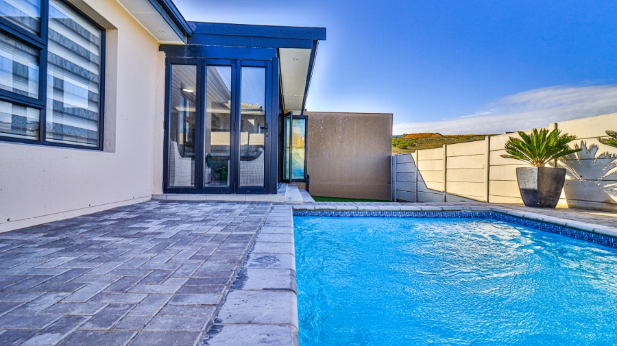 4 Bedroom Property for Sale in Seemeeu Park Western Cape